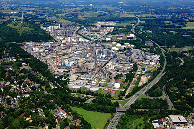 bp and SABIC embark on new cooperation for products from advanced plastics recycling