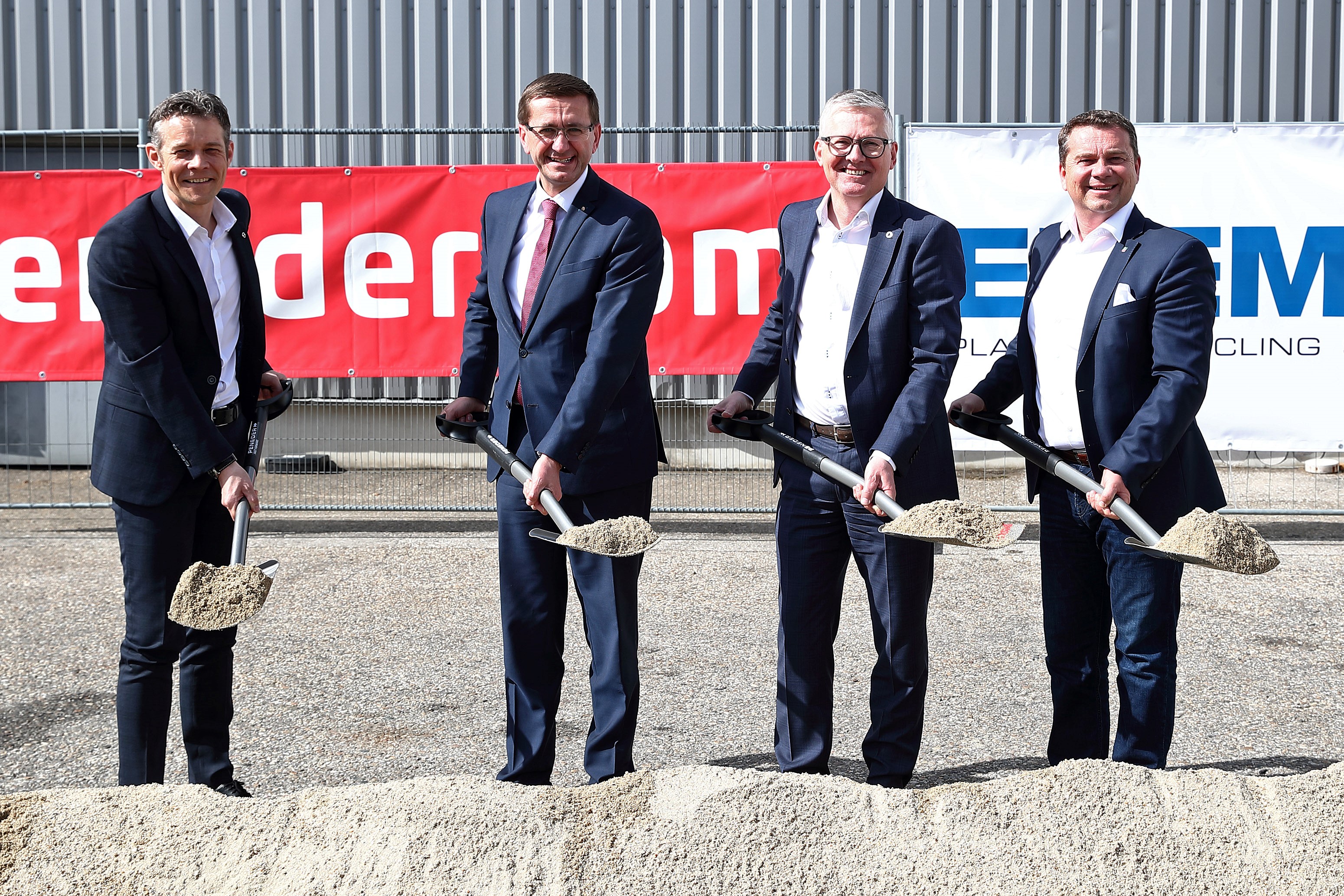erema-spatenstich-4er-landooekauder