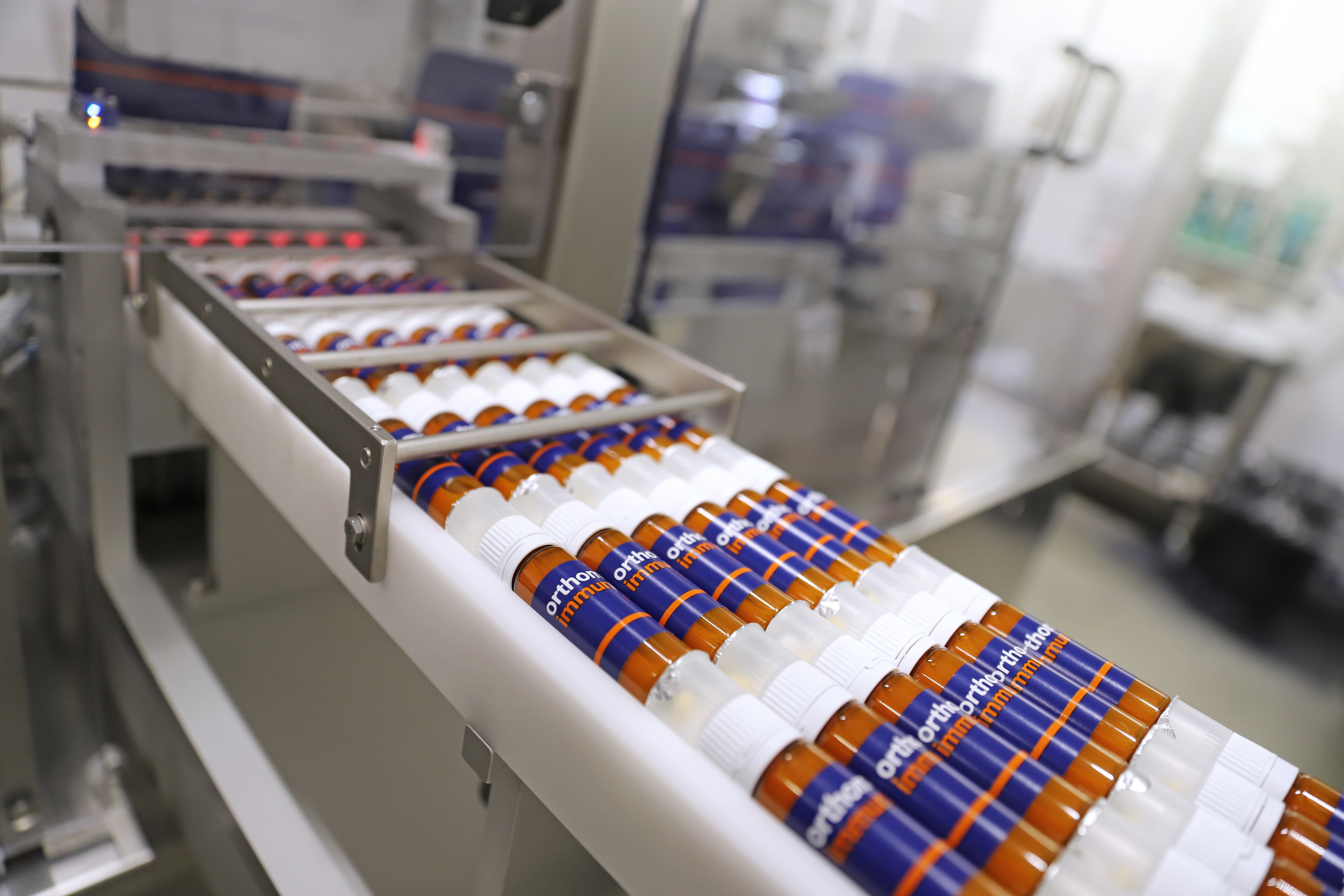 orthomol-production-closeup