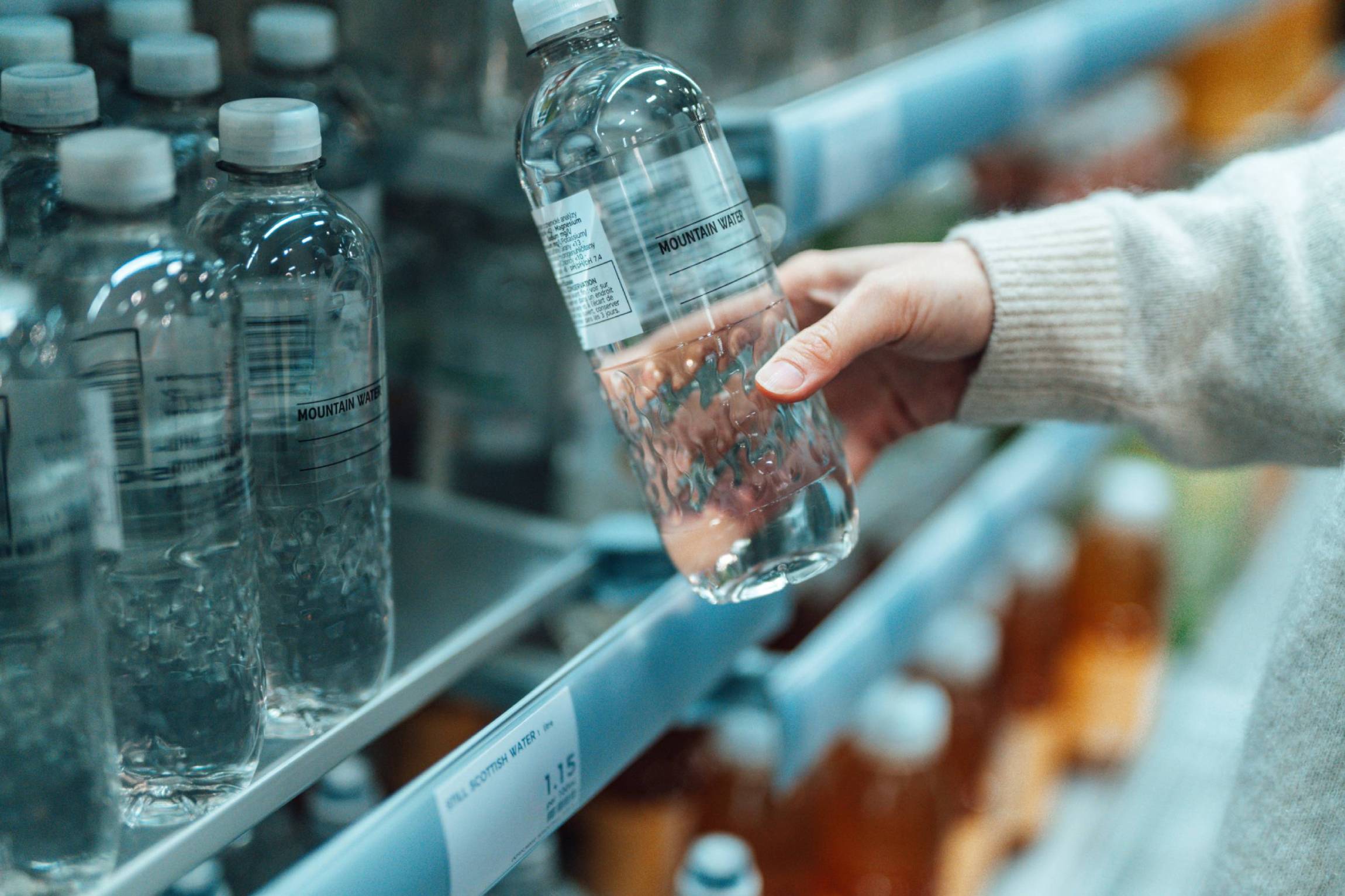 Technomelt EM 335 RE contains no mineral oil, is up to 98% removable in the recycling process and can be processed at low temperatures. It also has Petcycle approval.
