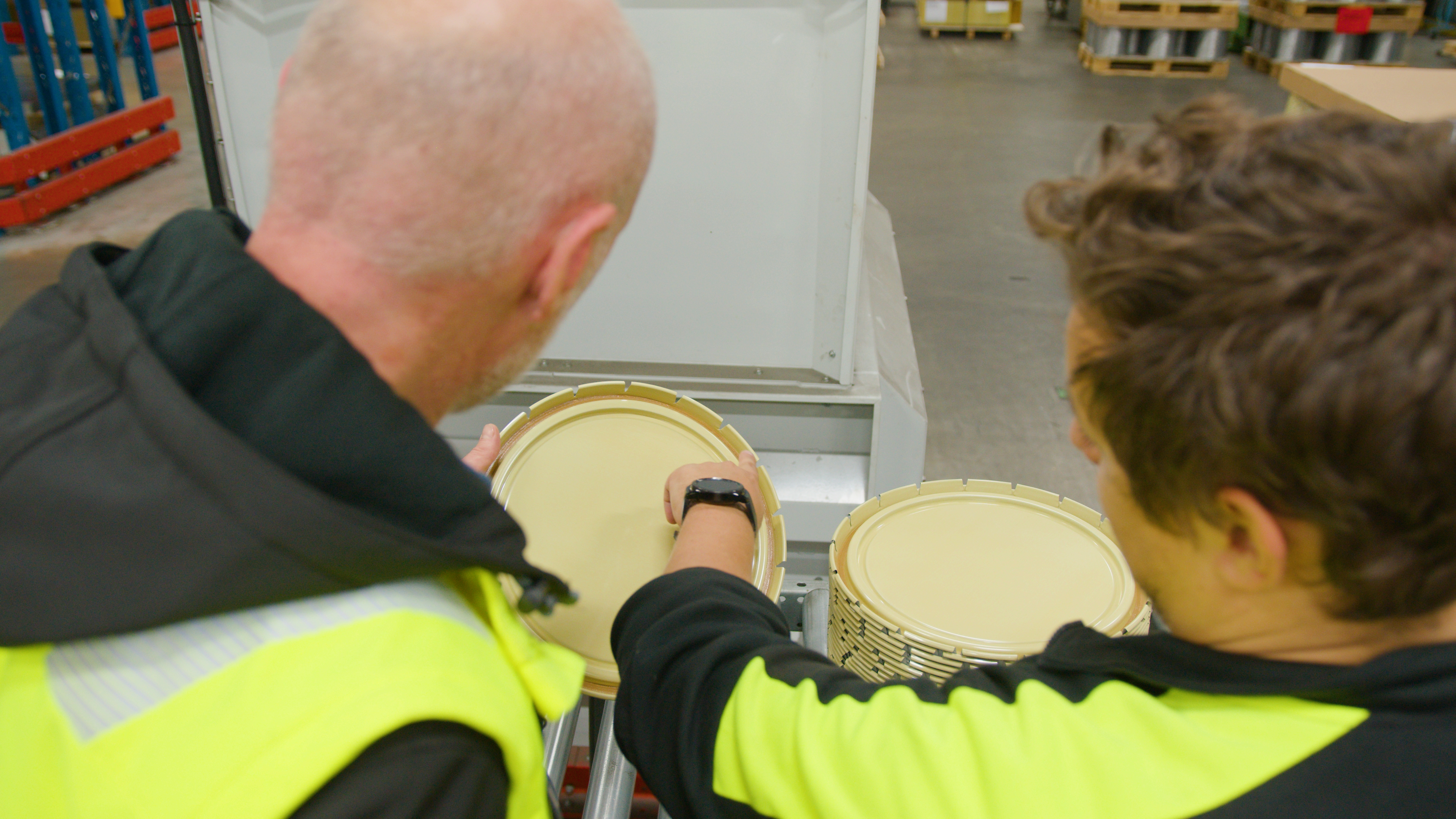 With the new Darex COV range Henkel is proactively addressing regulatory developments such as the REACH regulation by adopting technical solutions at an early stage and also actively supporting its customers in the transition to phthalate-free sealants. (