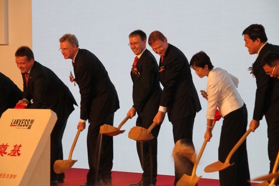 Lanxess is building the world’s largest plant for EPDM synthetic rubber in China. 
