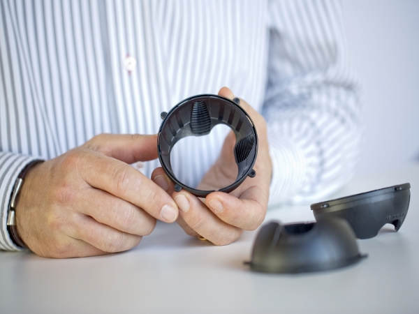 High performance Arnite A PET compound from DSM is chosen by Magna for next-generation auto mirror actuators.