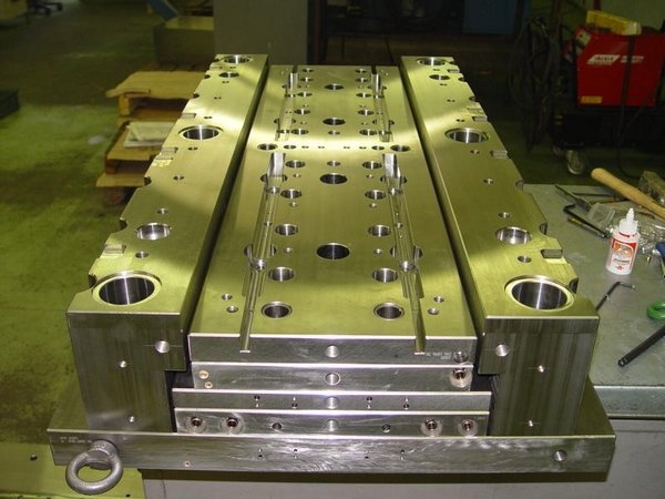 Milacron plans expansion in Czech Republic
