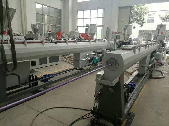 Pfa pipe extruder