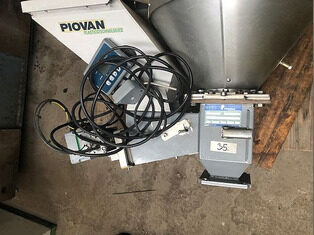 Dye dispenser -...
