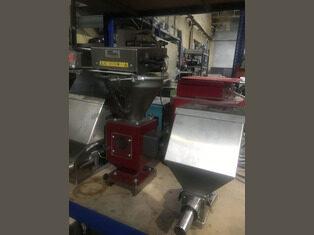 Dye dispenser -...
