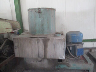 Foil washer with cut