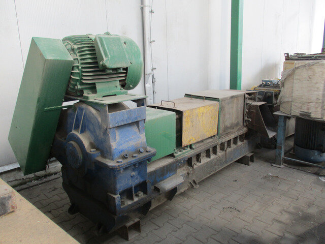 Screw extruder for...