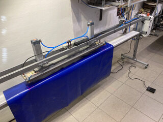Sealing machine for 