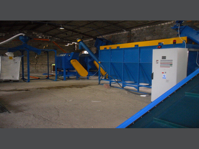 Plastics crushing,...