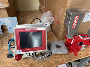 Dye dispenser -...
