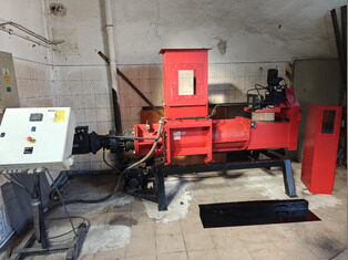 Runi SK370 Screw Com