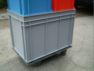 Plastic display pall