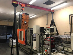 Adjustable gantry wi