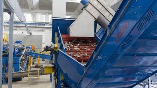 Recycling plant for bottl