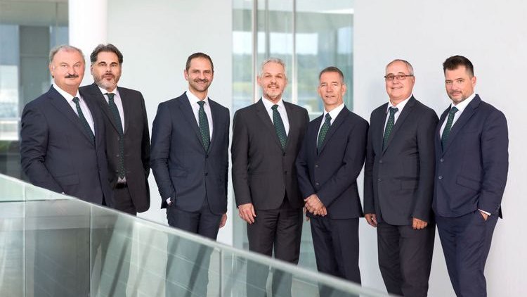 Seven sales regions for shorter decision-making processes