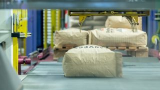 Lanxess strengthens globa
