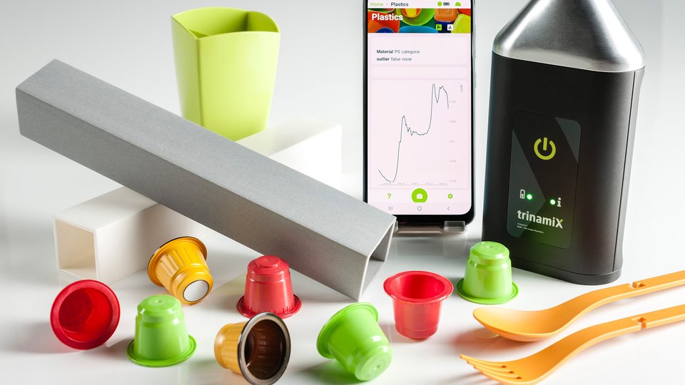 trinamiX Near-Infrared Spectroscopy: Plastic sorting made easy
