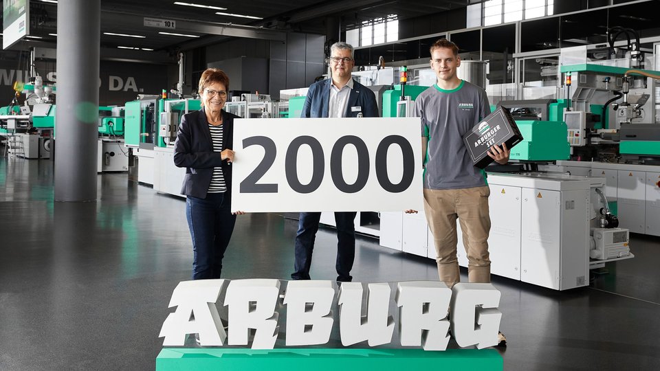 Arburg welcomes 2,000th apprentice