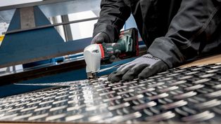 Smooth and nimble cutting