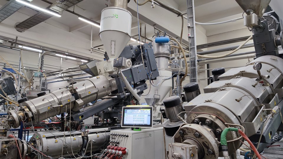 Polish profile manufacturer expands with space-saving extrusion solution