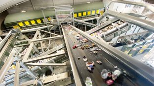 Stadler installs hybrid M