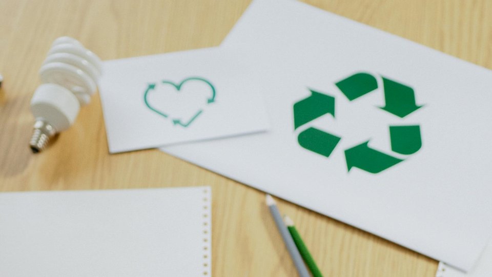 UK shoppers concered about harmful microplastics according to new research by Aquapak