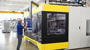 Bekum unveils all-electri