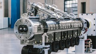 SML unveils new twin-scre