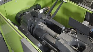 Engel debuts tie-bar-less