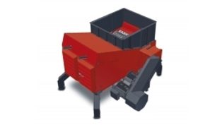 Plastics shredder with mo