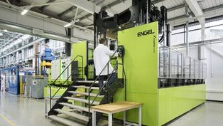 Engel v-duo accelerates u